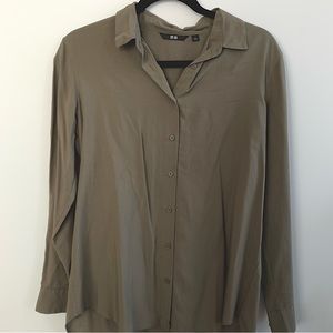 Women’s Uniqlo olive green button down shirt